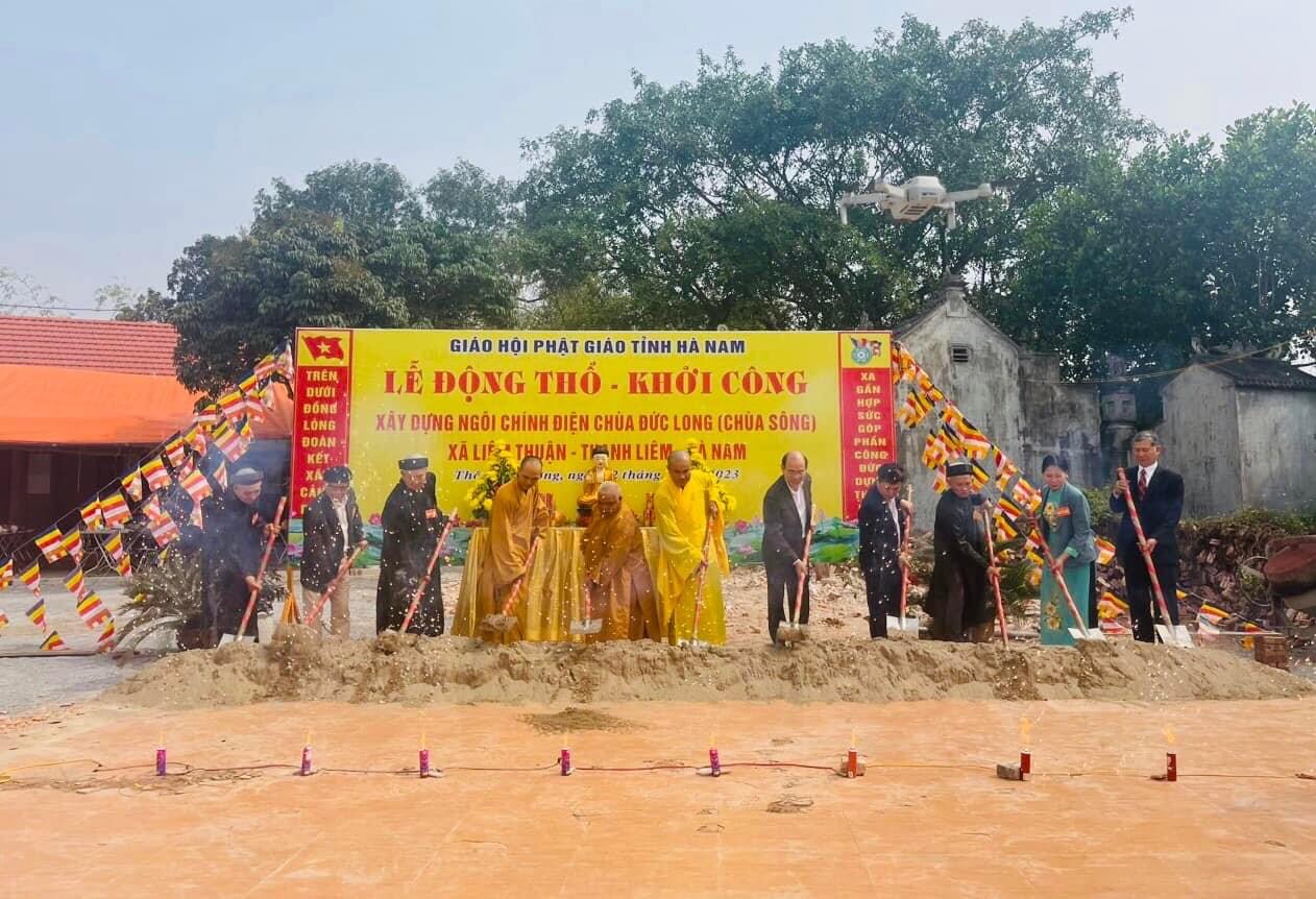 Huyện Thanh Liêm: Long trọng diễ ra Đại lễ Khởi công xây dựng Đại hùng Bảo điện chùa Đức Long (chùa Sông), xã Liêm Thuận. 