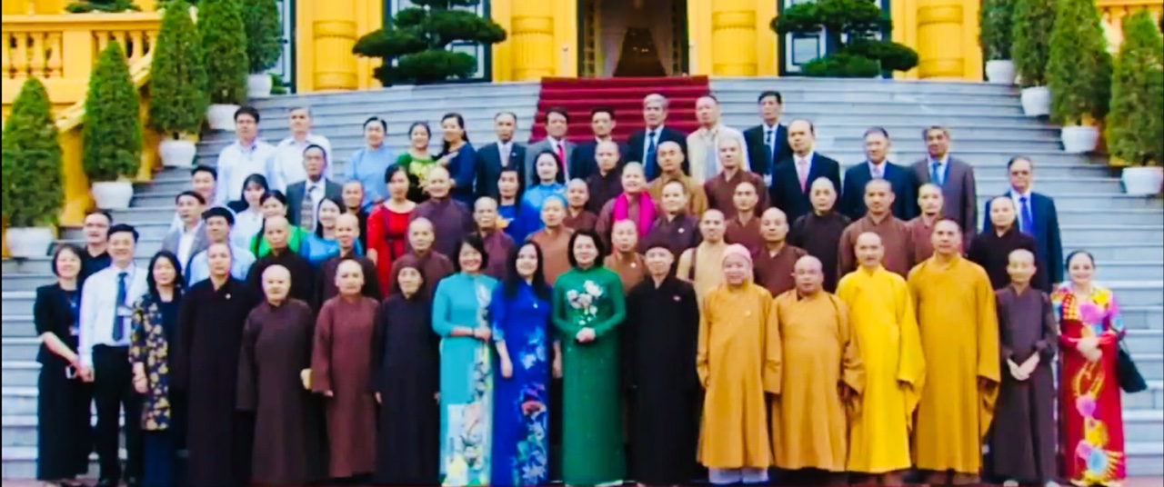 [HÀ NAM] ĐOÀN ĐẠI BIỂU ỦY BAN MẶT TRẬN TỔ QUỐC TỈNH HÀ NAM VÀ ĐẠI DIỆN CÁC CHỨC SẮC, CHỨC VIỆC CỦA CÁC TÔN GIÁO TRÊN ĐỊA BÀN TỈNH HÀ NAM ĐÃ ĐẾN CHÚC MỪNG TẠI PHỦ CHỦ TỊCH NƯỚC.